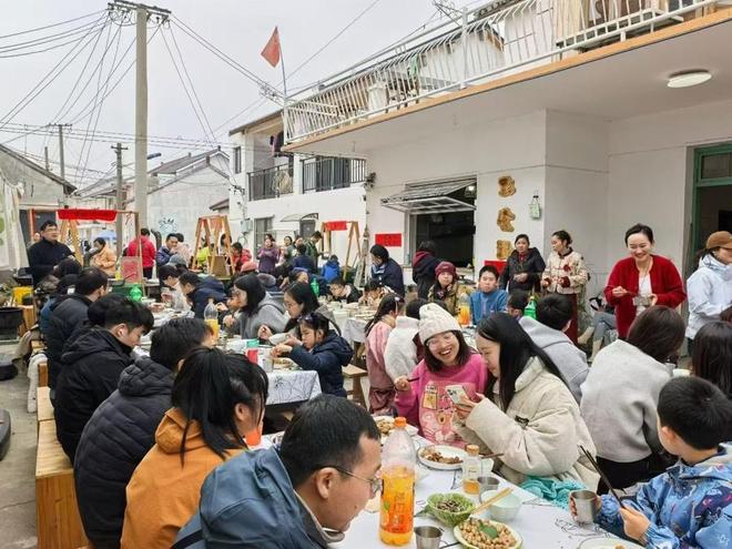 浦乡村：“手搓”零废弃婚礼 ｜新民特稿冰球突破豪华版一群热爱自然的年轻人在青(图6)